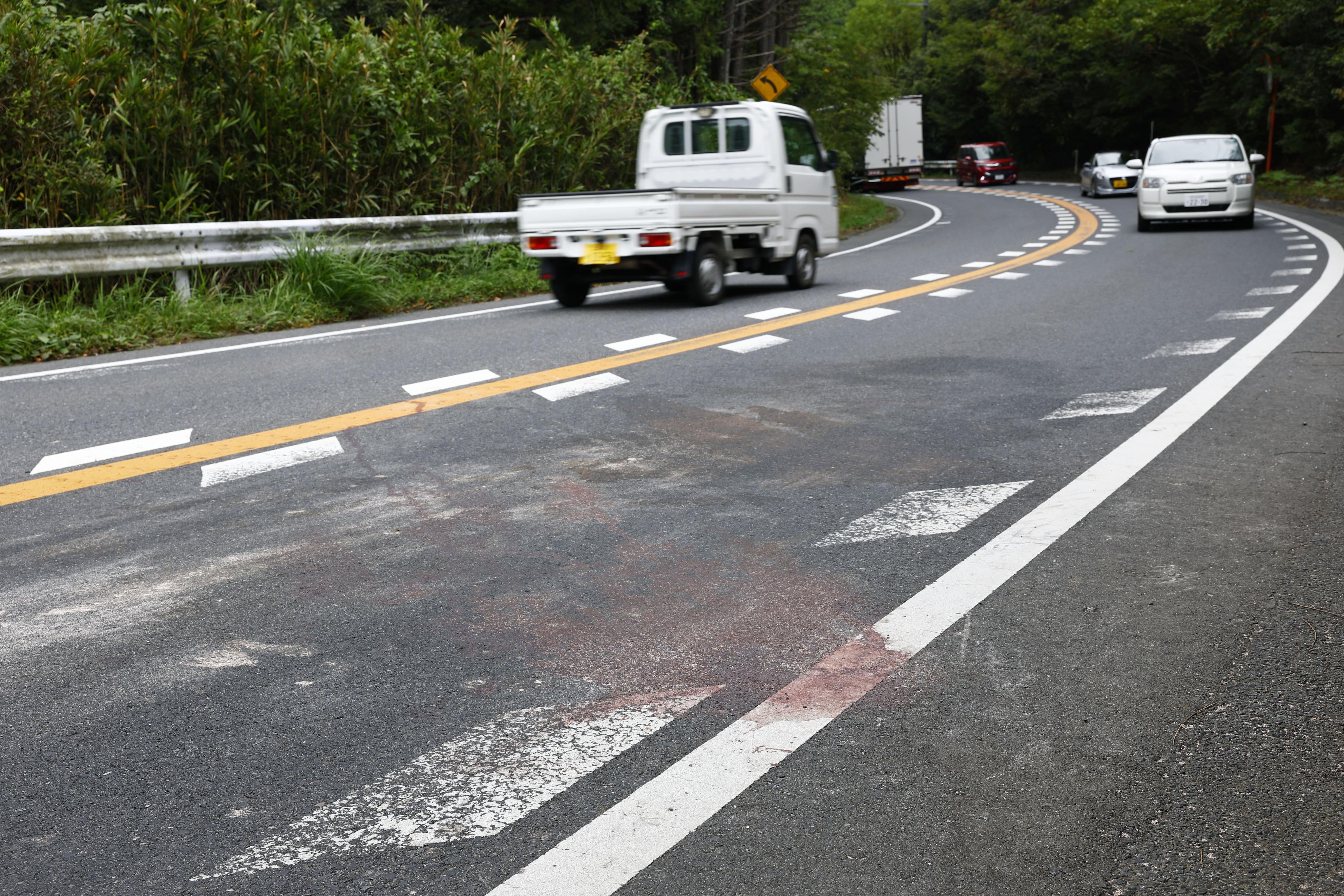 6人乗り軽自動車死亡事故、冬タイヤだった