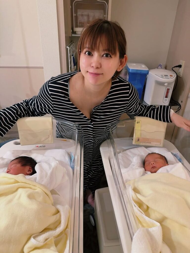 【 中川翔子 】双子に3時間おきに授乳「ワンオペは無理です…!」絵日記で詳報