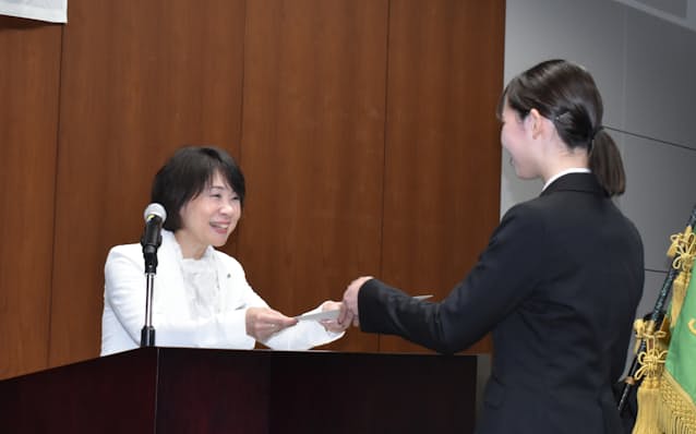 JR東日本、総合職で高卒者を初採用へ　本社などで内定式