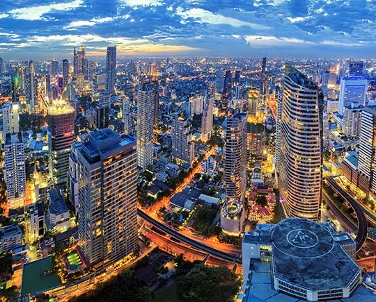 【衝撃】日本人「タイのバンコク、東京に並ぶレベルで都会なんだけど…」【※画像あり】