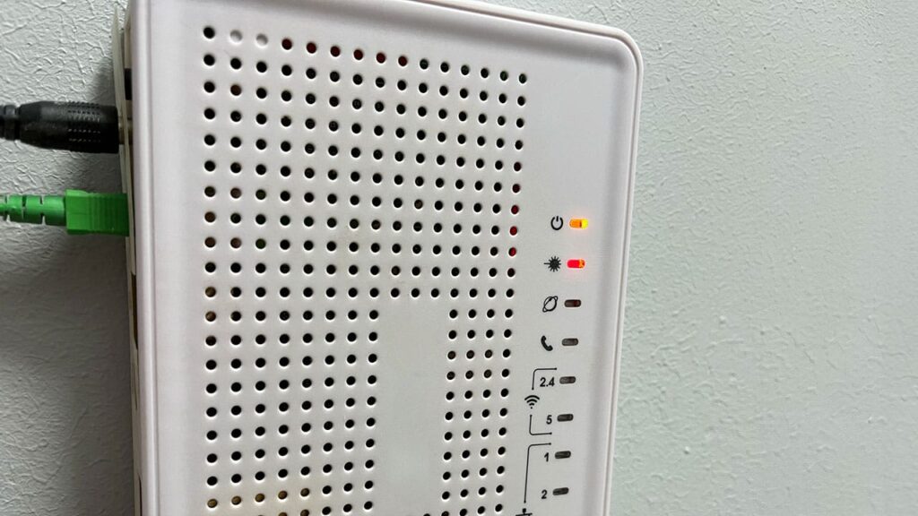 【デジタル社会】家庭用ネット回線の75％が光回線、ドコモ光がトップに　動画視聴が利用目的の主流に