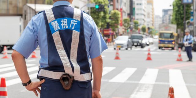 「車を壊している人がいる」48歳の無職男、駐車してあった他人の車を殴り破損させた容疑で逮捕