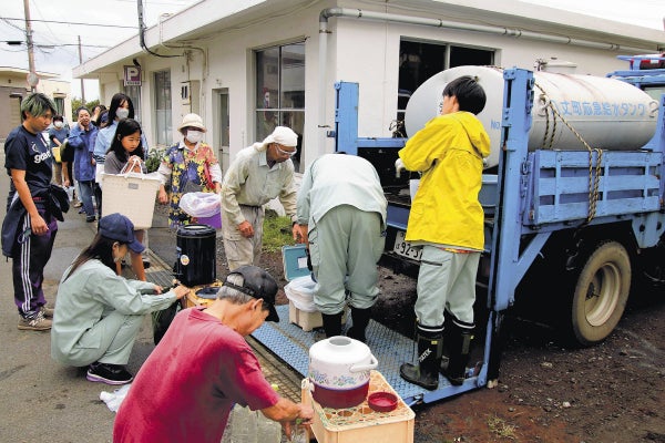 【東京】伊豆諸島・八丈島、給水所やスーパーに島民殺到「半分パニック状態」…台風２２号、次の台風へ不安