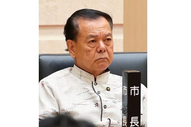 【沖縄】セクハラ不信任の南城市長が議会解散