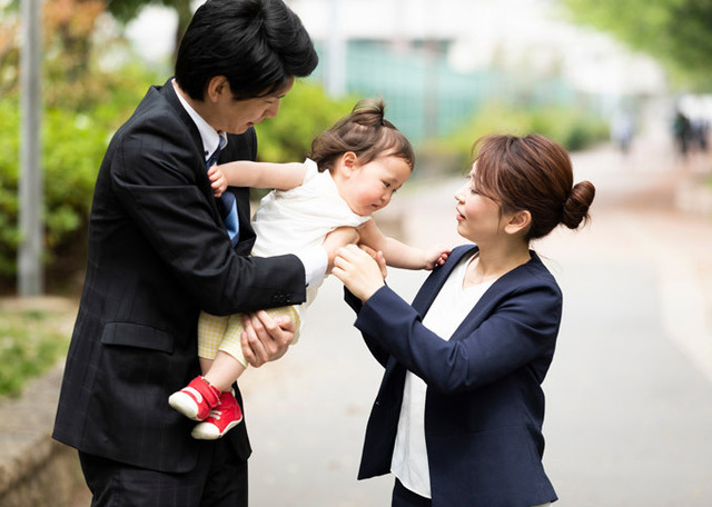 【社会】広がる共働き、専業主婦はなぜ減った？◆選択迫られる女性、若者が考える夫婦のかたち