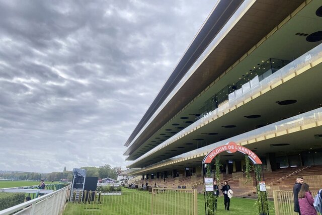 【競馬】「電子ルーレット？」凱旋門賞の枠順抽選が〝パリ五輪の悪夢〟再来と波紋　クロワとビザンチンが外枠