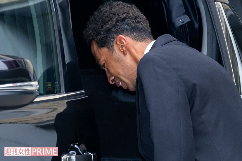 【芸能】Aぇ! group・草間リチャード敬太、わいせつ容疑で逮捕後の釈放姿に同情、謎動画拡散でハメられた説に「被害者にしか見えない」