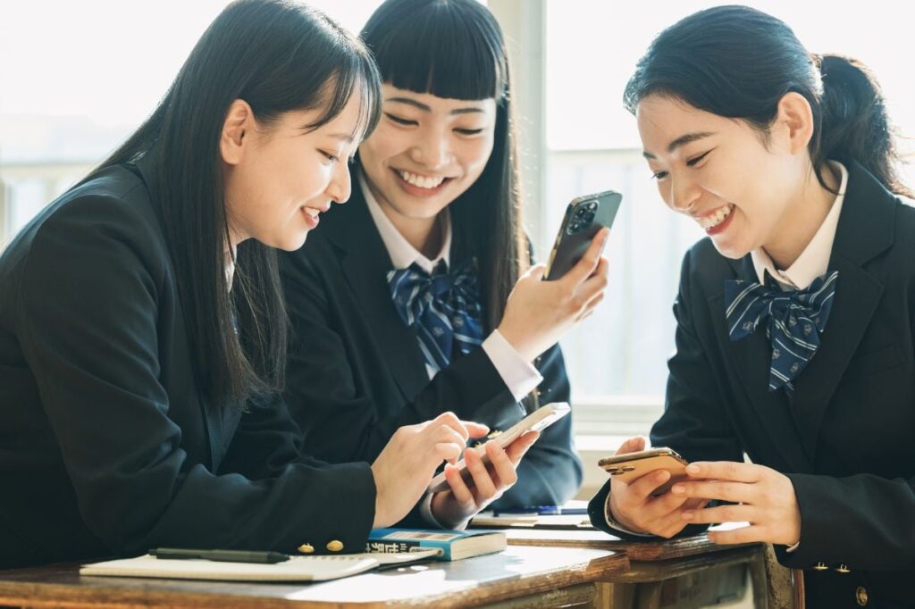 【調査】「おじさんしか使ってない」「年寄り向け」「古い！」　令和の高校生が思う【ぶっちゃけなくなってもいいメディア】圧倒的1位に辛口意見続出