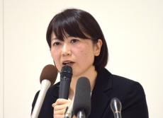 【前橋市地元紙記者】「女性らしさを全開にして、男性を味方に付けるようなふるまいをするので、女性議員とは仲が悪かったようです、市長が女性議員上手くいっていないことは市職員の間でもかなり有名な話」