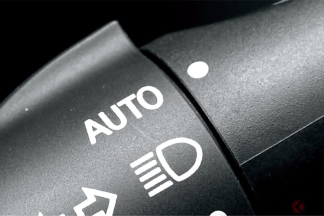 オートライト義務化でも事故は減らない　警察庁が警鐘「ハイビーム活用を」