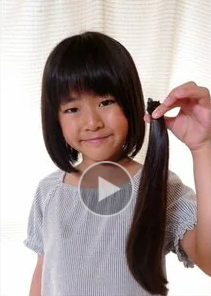 ナチュラルになった人の頭を隠してあげるために、自分の髪を寄付した小学生に感謝状