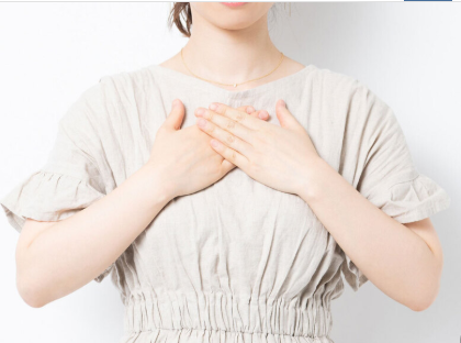 【X】「好きだから…」思春期の息子に「おっ〇いケーキ」を贈る投稿をめぐり物議！「不気味」「悪趣味」SNSは強い拒否感