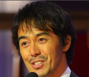 タイムスリップって任意の場所に出られるのかよ？高速道路上に出たりしないよな？