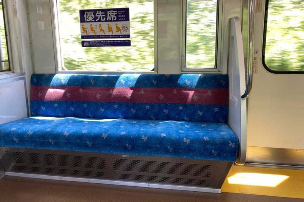 優先席「譲らない勇気」が話題に！ SNSで10万いいねの現実、 「高齢者vs子ども連れ」を避ける方法とは？　(ﾌﾘｰﾗｲﾀｰ)