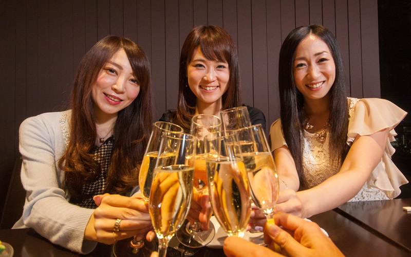 【恋愛】合コンで会話が途切れたときに便利な質問９パターン