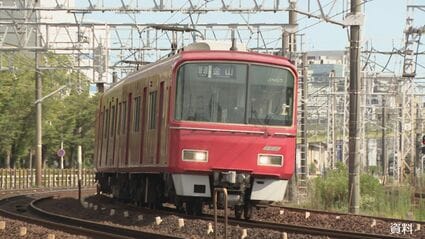 名鉄の38歳車掌が走行中の列車で“紙タバコ”吸う 案内放送後に乗務員室で喫煙 乗客からメールで指摘