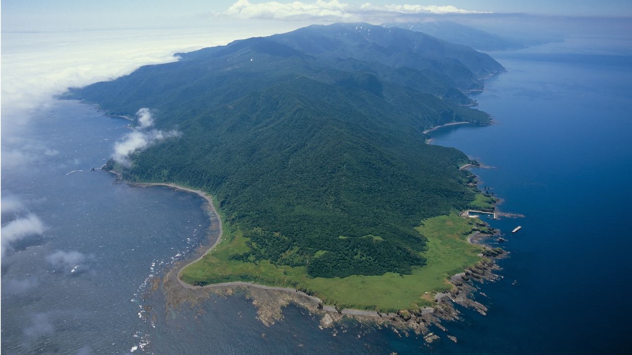 知床メガソーラーを一時凍結、遊覧船沈没事故うけ携帯基地局の電源として総務省が推進