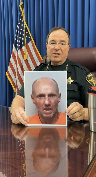 米フロリダ州の男が体内に水筒を入れたまま逮捕される　「専門医を探さなければならなかった」