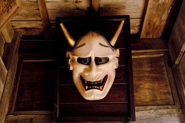 能面の「般若の面」って、女性が鬼化した姿なんだけど、フェミさんはあれには怒らないの？