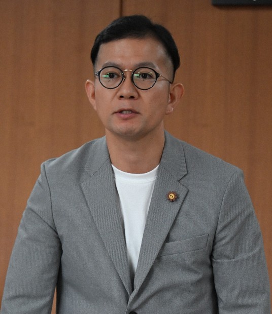 行橋市長、豪雨時に「私用」で県外滞在　災害対策会議は不参加