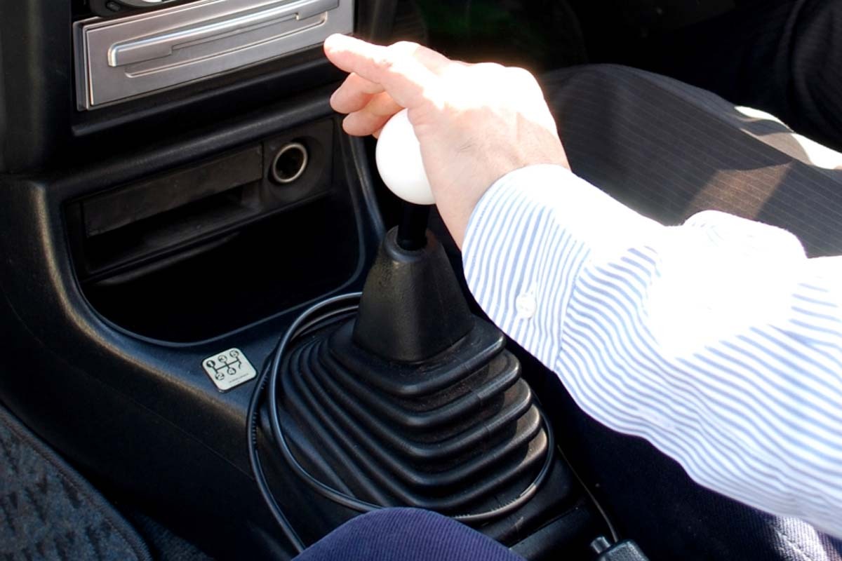 【自動車】「スポーツカーなのにオートマですか?(汗)」 これは、あり?なし?