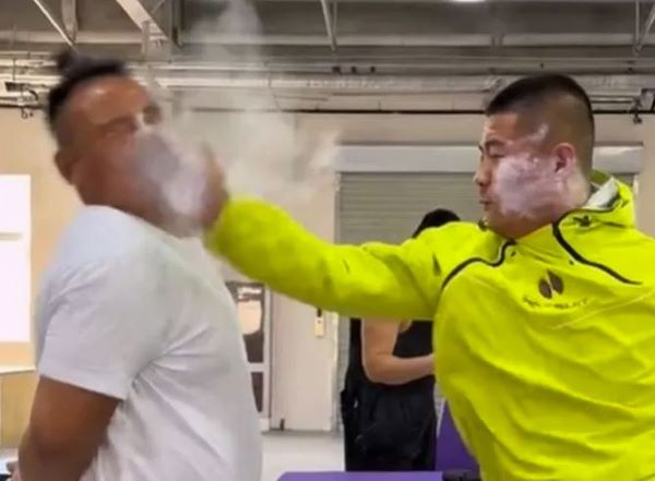 【格闘技】中国伝統武術「通背拳」の継承者がパワースラップ大会に出場、意識を失い頬骨骨折