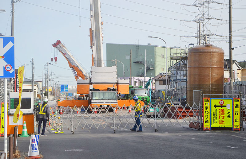許せない…眠れない父が突然死　「来るな」心配した娘を一喝していた父、揺れる自宅は悪臭…道路陥没で生活一変、あすで1年　父の死因、警察は“不詳の病死”とするも娘「事故がなければ、父は死ななかったのでは」