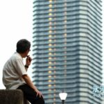 【社会】「若手には高い給料を出すのに」有名私大卒も職場は４つ目…10年働いても年収微増の48歳男性　「氷河期世代」が賃上げの恩恵を受けない理由