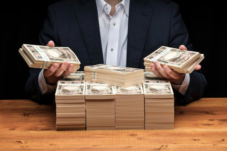 【お金】世帯年収1000万円でも「お金持ち」には程遠い…。都内だと世帯年収いくらから「お金持ち」といわれる？