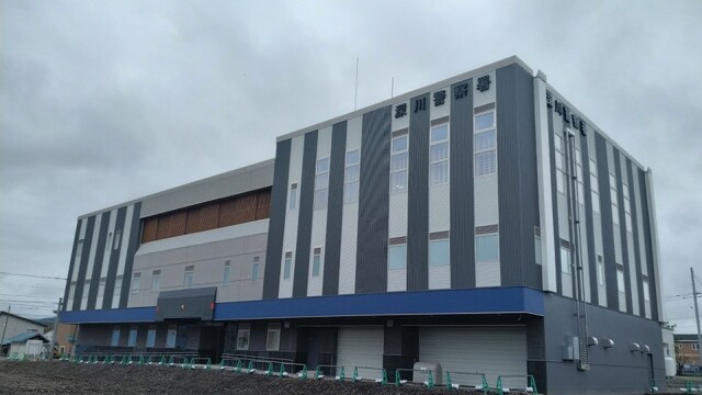 コンビニで客と口論⇒包丁を持って追いかけて脅迫  「もめたところ包丁を…」と客が110番　その場で逮捕の店員の59歳男「間違いない」