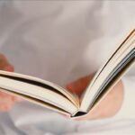 【1975年以来50年ぶり】紙の書籍と雑誌の販売額、1兆円割れ　5年で2割減