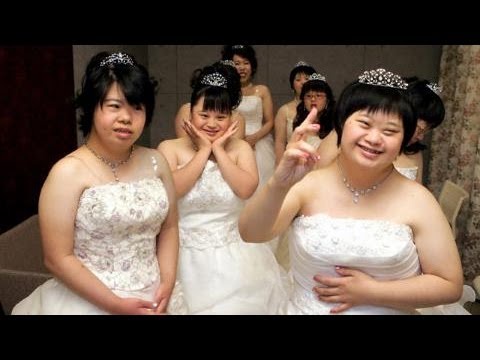 夢は…「結婚！」　ダウン症や自閉症の女性１８人が模擬挙式