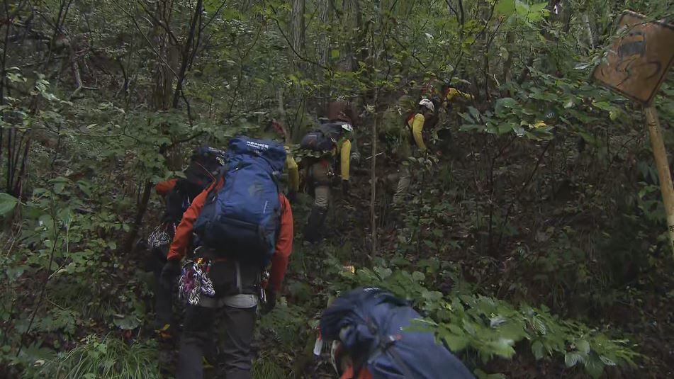 キノコ採り中に滑落　2人死亡　長野県内で遭難相次ぐ　10月に入り70代以上の9人遭難　このうち5人死亡