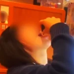 【悲報】くら寿司醤油ぺろぺろ民、実家が特定されて「よだれ醤油寺」に改名される😭