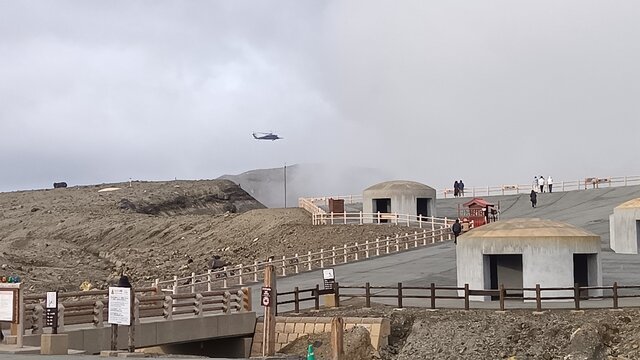 【熊本】阿蘇中岳火口付近で機体発見か 阿蘇市で行方不明の「カドリー・ドミニオン」遊覧ヘリコプター　台湾出身の客2人搭乗