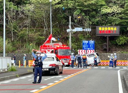 宮ケ瀬のやまびこ大橋、沖縄浜比嘉島の浜比嘉大橋。車カスはなぜ丁字路壁に向かって全力激突するのか