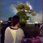 20代女性「花火大会有料席（8000円）から花火見えない。返金してもらえる？」→市役所「無理です」