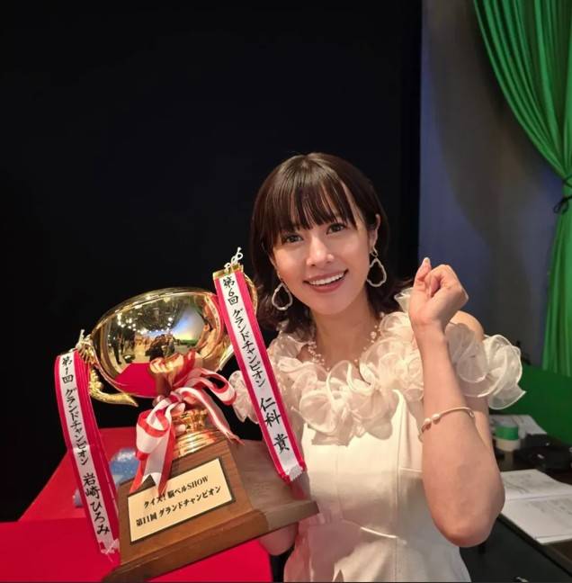 【芸能】「これからインテリ女優で」52歳になった初代ミニスカポリス、さとう珠緒〝ぷん！ぷん！〟ぶりっ子キャラ〝優勝〟近影が話題