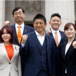 【米ブルームバーグ】離反した保守層の支持回復が鍵・・・次期首相に迫る課題、右派ポピュリズム支持に傾く有権者の不満と自民党離反