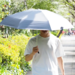 男性の日傘利用、4割超え　記録的猛暑契機に、都調査