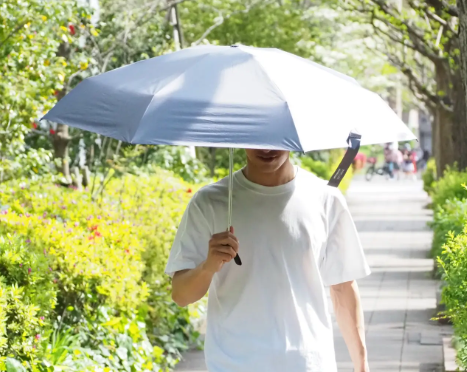 男性の日傘利用、4割超え　記録的猛暑契機に、都調査