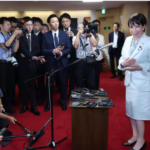 【自民・高市早苗総裁の取材待機中の報道陣の声が生配信で拡散】「支持率下げてやる」　「支持率が下がるような写真しか出さねーぞ」 「靖国は譲れません」 「イヤホン付けて麻生さんから指示聞いたりして」