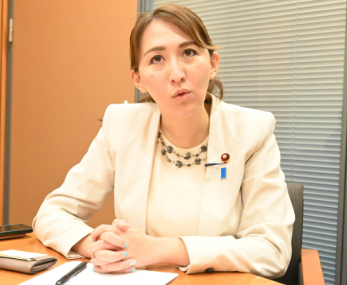 【スパイ議員】英利アルフィア『報道ステーション（10月10日）で、助けて！！公明党の票がないと当選できないの！！（意訳）』→→ 堂々と発言してしまい大炎上