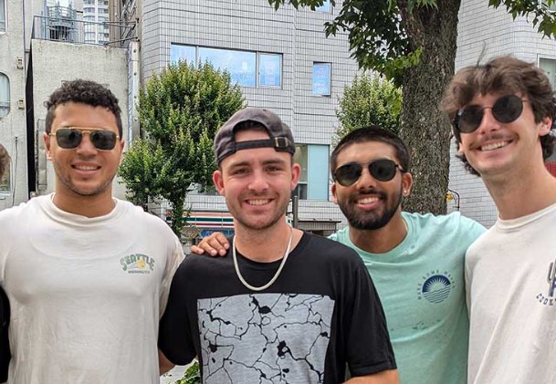 アメリカ人「アメリカ人に王はおらず、主権は国民にある」