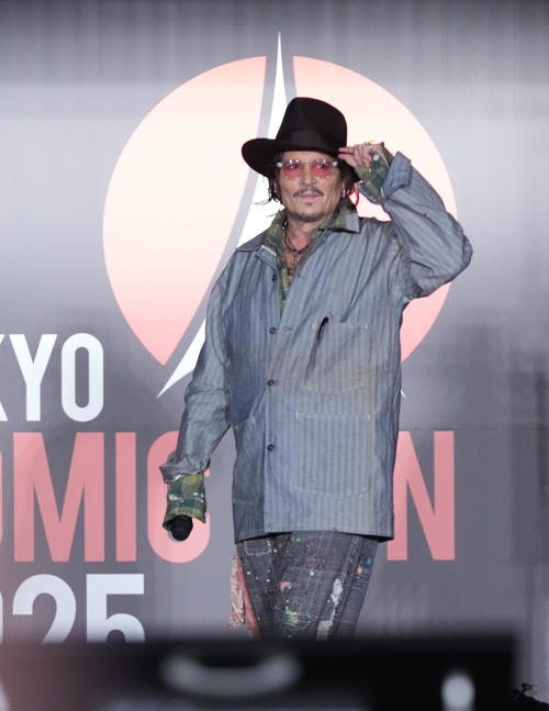 ジョニー・デップまたまた“遅刻”「東京コミコン」わずか６分間で退席も会場からは拍手