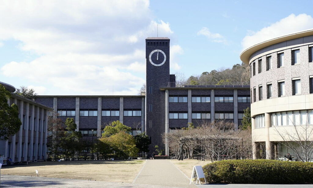 立命館大アメフト部監督、練習中に部員のあごをつかむなど「行き過ぎた指導」…来月末まで監督の活動停止処分