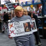 【反トランプデモ】米2600カ所「NO　KINGS」最大規模か