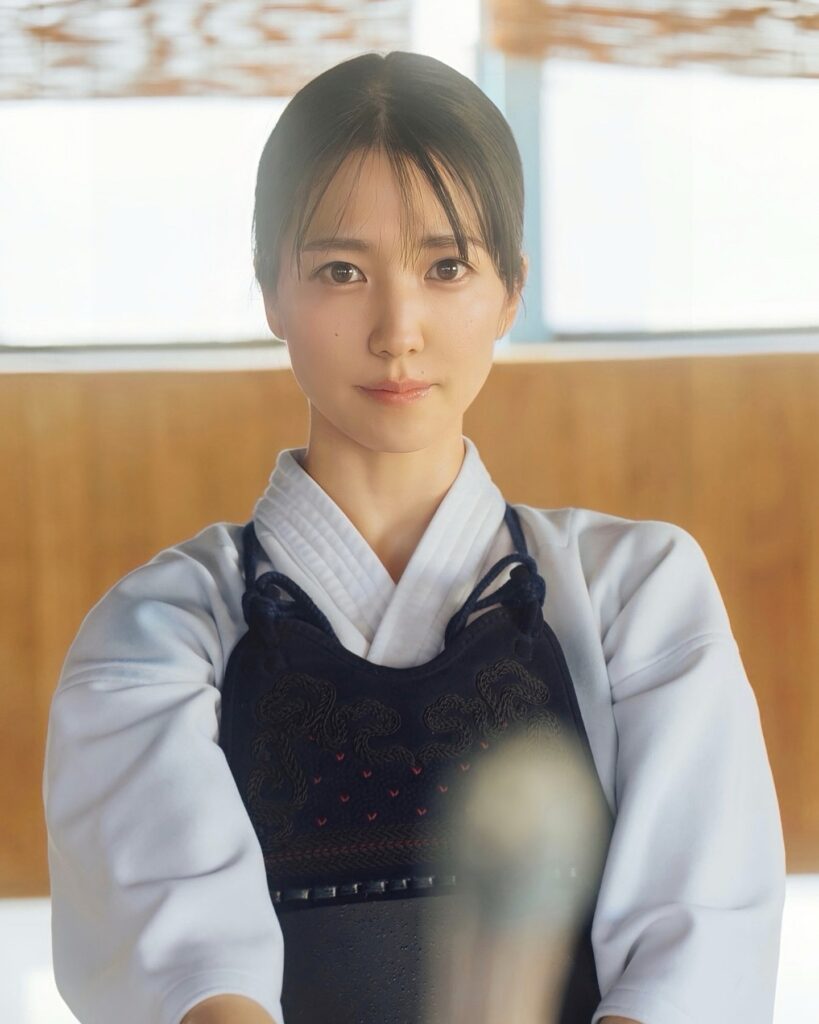 「世界で最も美しい剣道家では？」”日本一かわいい剣道女子”・佐藤あかり　ファンイベのミニスカオフショットに「胸キュン」