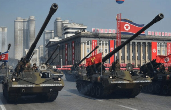 ロシア軍の「巨大な北朝鮮製自走砲」 後方にいた車両を含め一挙“4両撃破”される ウクライナが連携攻撃の様子を公開 (動画あり)