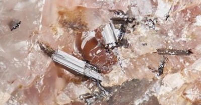 レアアースを含む“日本産新鉱物4種”、山口大が発見　発見場所は群馬県